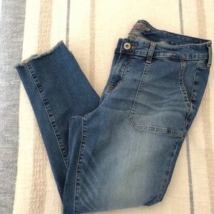 Torrid Crop Boyfriend Jeans Medium Denim Size 14 Vintage Stretch
